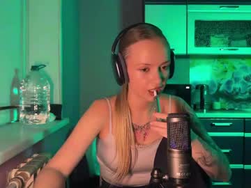 Cleotildeamsinger Chaturbate stream image from May 04, 2026