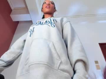 Emmaclarckk Chaturbate stream image from May 05, 2026