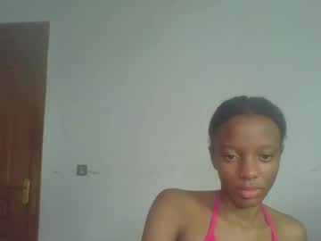 Heilybunny Chaturbate stream image from May 05, 2026