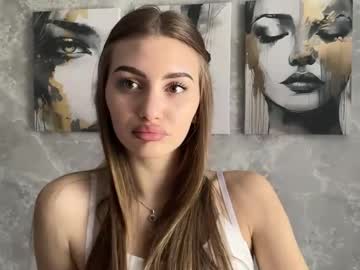 Brittaniecurenton Chaturbate stream image from May 05, 2026