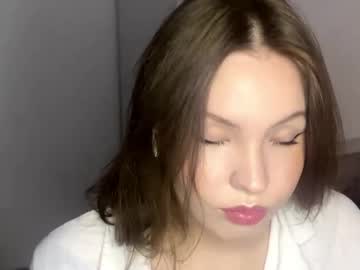 Chrystalsider Chaturbate stream image from May 05, 2026