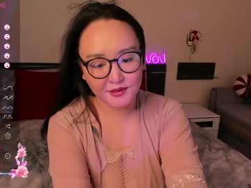 Daniellemullore Chaturbate stream image from May 05, 2026