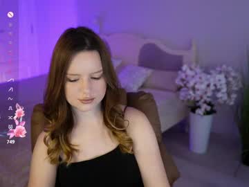 Milanamoons Chaturbate stream image from May 05, 2026