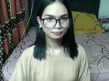 Prettykhelcy Chaturbate stream image from May 05, 2026