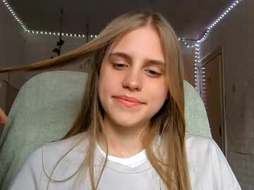 Kattienoggle Chaturbate stream image from May 05, 2026