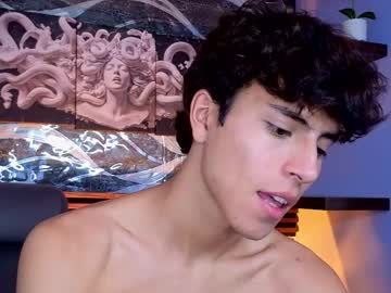 Michaell_Peters Chaturbate stream image from May 05, 2026