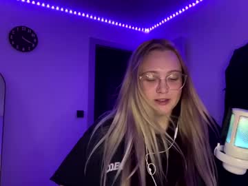Eloisedenkins Chaturbate stream image from May 05, 2026