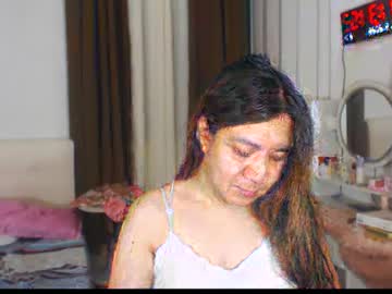 Stellahugets Chaturbate stream image from May 05, 2026