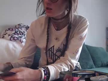 Hentaishikitty Chaturbate stream image from May 05, 2026