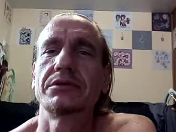 Iyzyoatnzmlz Chaturbate stream image from May 05, 2026