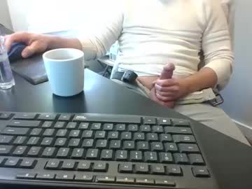 Hoverday Chaturbate stream image from May 05, 2026