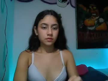 Littleannyone1 Chaturbate stream image from May 06, 2026