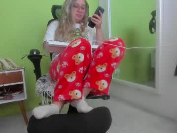 Auradivina Chaturbate stream image from May 06, 2026