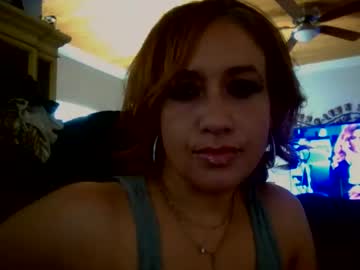 Luvmypuzelicked Chaturbate stream image from May 06, 2026