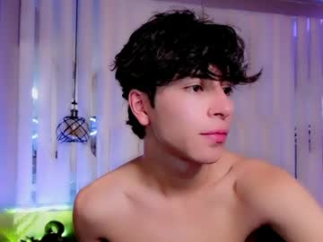 Michaell_Peters Chaturbate stream image from May 07, 2026