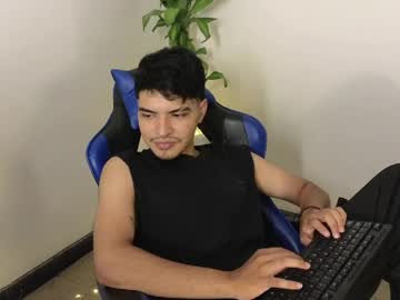 Snowlann Chaturbate stream image from May 07, 2026