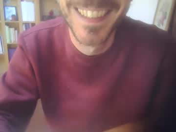 Hitmenoww Chaturbate stream image from May 07, 2026