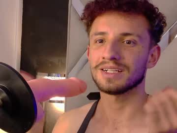 Curly_Flutter Chaturbate stream image from May 07, 2026