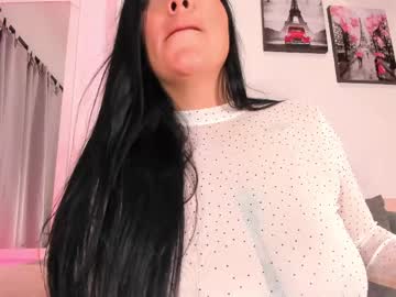 Siennadark Chaturbate stream image from May 08, 2026