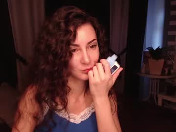 Auroragreys Chaturbate stream image from May 08, 2026