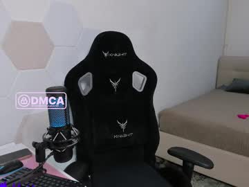 Skyqueeni Chaturbate stream image from May 08, 2026