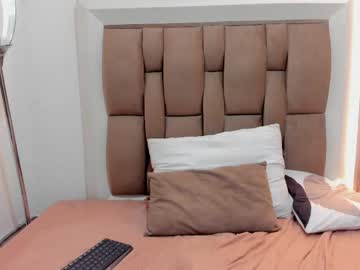 Layla0_0 Chaturbate stream image from May 08, 2026