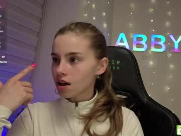 Roxxxie_Reid Chaturbate stream image from May 08, 2026