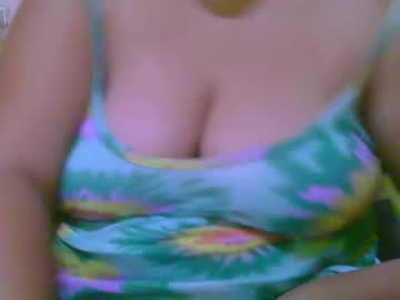 Sexykittymom Chaturbate stream image from May 08, 2026