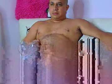 Doblemclan Chaturbate stream image from May 09, 2026