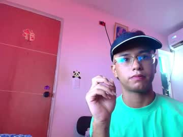 Andreswhite_Shotoflust Chaturbate stream image from May 09, 2026
