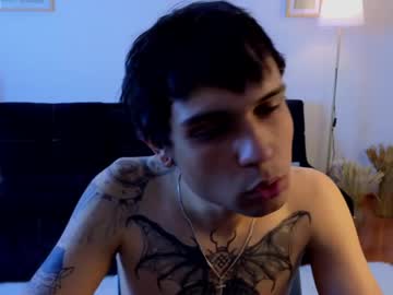 Augustberry Chaturbate stream image from May 09, 2026