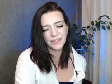 Elinapretty Chaturbate stream image from May 10, 2026
