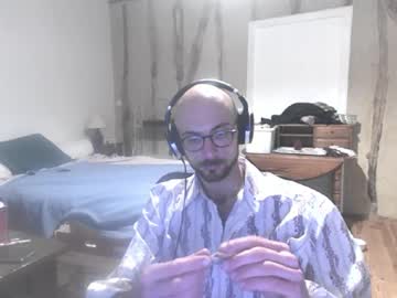 Plsmakemynight Chaturbate stream image from May 10, 2026