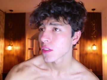 Michaell_Peters Chaturbate stream image from May 10, 2026