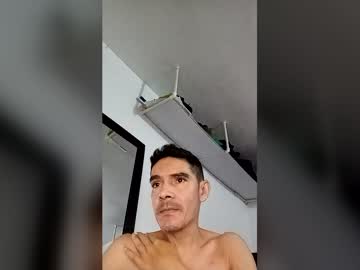 Oriolpikplay Chaturbate stream image from May 10, 2026