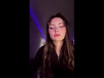 Hellyluxury Chaturbate stream image from May 10, 2026
