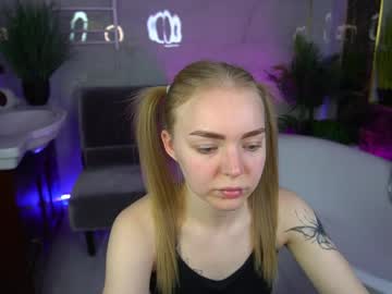 Emilysunshines Chaturbate stream image from May 10, 2026