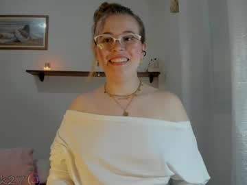 Zoe_Brk Chaturbate stream image from May 10, 2026