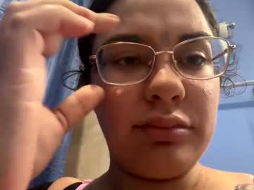 Flirtygirlyy Chaturbate stream image from May 10, 2026