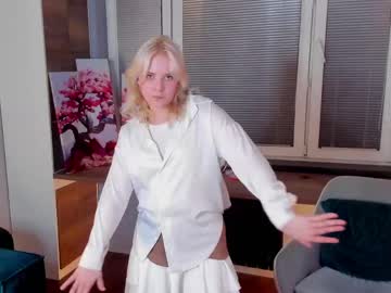 Latrishahutzler Chaturbate stream image from May 10, 2026