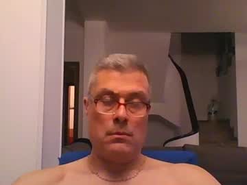 Prendimisubito Chaturbate stream image from May 10, 2026