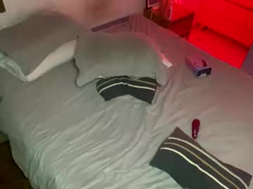 2littlefox Chaturbate stream image from May 11, 2026
