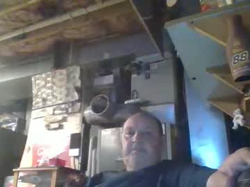 Handiemanhere Chaturbate stream image from May 11, 2026