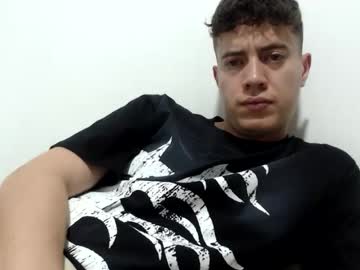 Elmono33 Chaturbate stream image from May 11, 2026