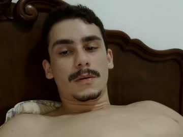 Hungcaique Chaturbate stream image from May 11, 2026