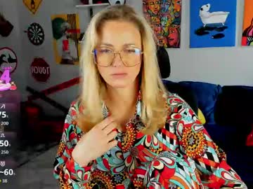 Whitneypunnch Chaturbate stream image from May 11, 2026
