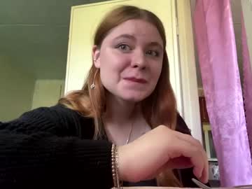 Joannseigle Chaturbate stream image from May 11, 2026