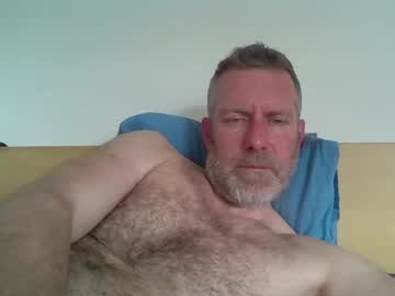 Redandbluecloud Chaturbate stream image from May 11, 2026