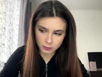 Laylachinskey Chaturbate stream image from May 11, 2026