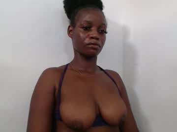 Camillasoofine Chaturbate stream image from May 11, 2026